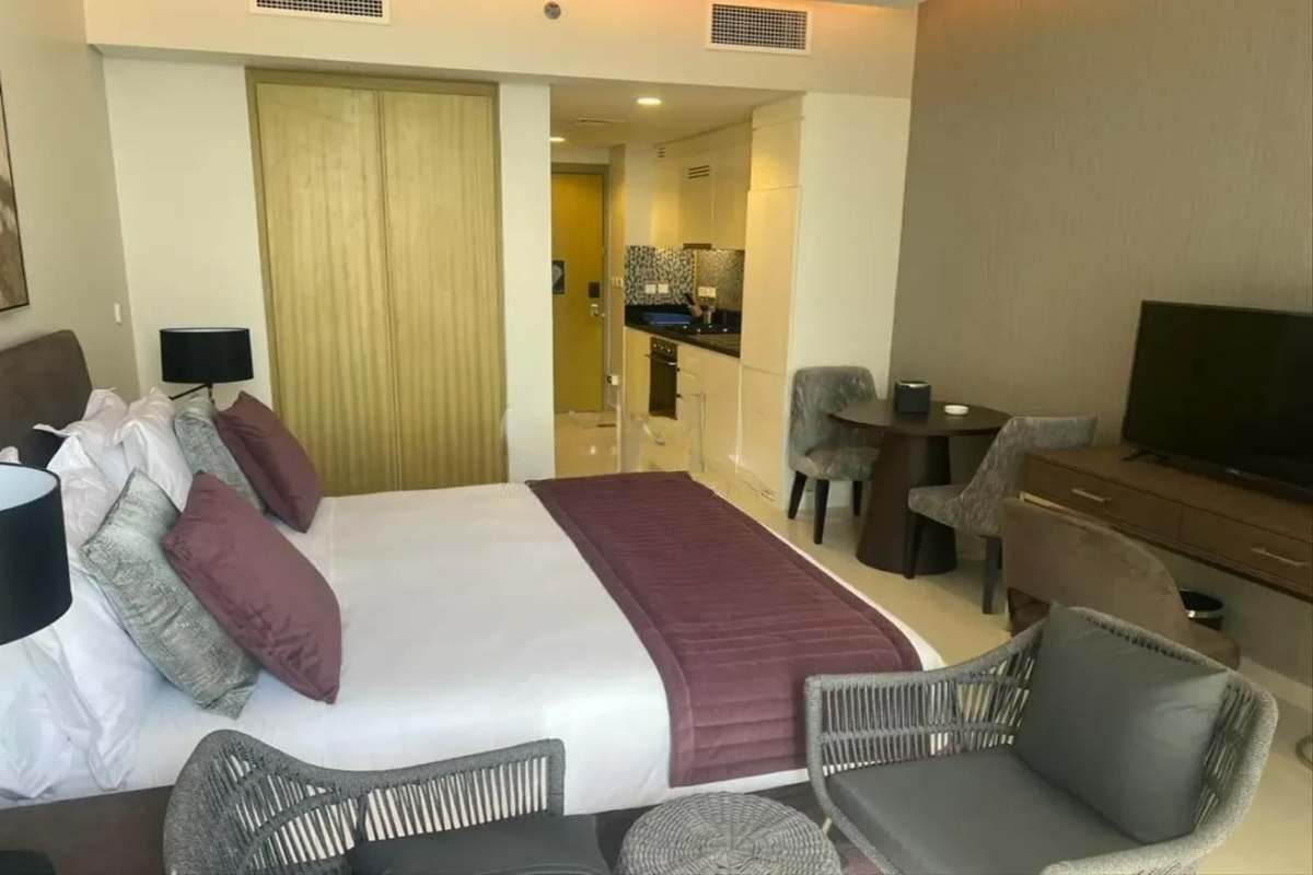 Estudio amueblado de Aykon City Tower B con cocina y zona de comedor