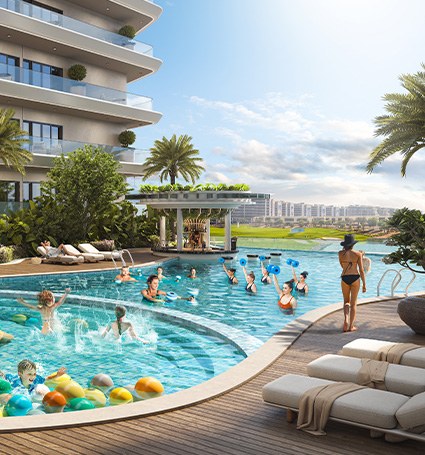 Clase de aquagym en la piscina de Damac Elo